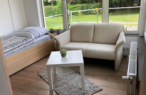 Ruhiges Apartment mit Blick in den Garten - Foto 1