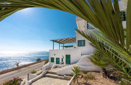 Pahivouni Studios & Suites - Photo 1