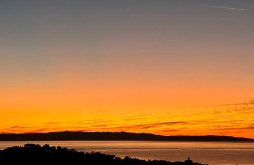 Luxury Adria Makarska - Sea & Mountain View, Whirlpool and Free Parking - Foto 2