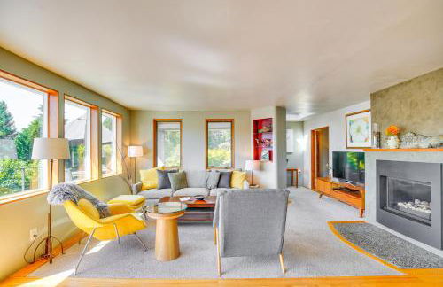 Gig Harbor Home Large Deck, Outdoor Dining Area - Foto 4