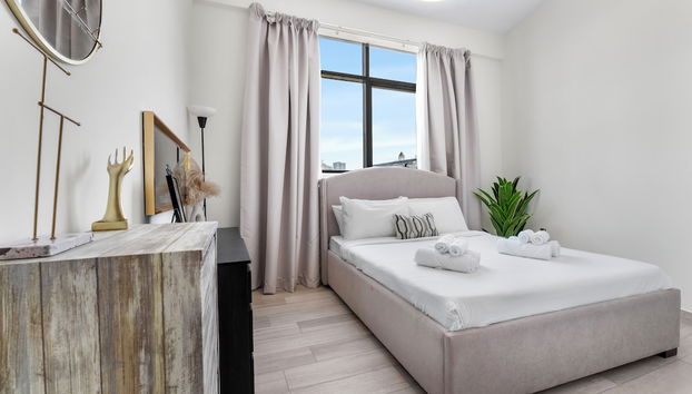 Waves - Stylish 1BR in JVC with Balcony & Pool - Foto 2, Habitación