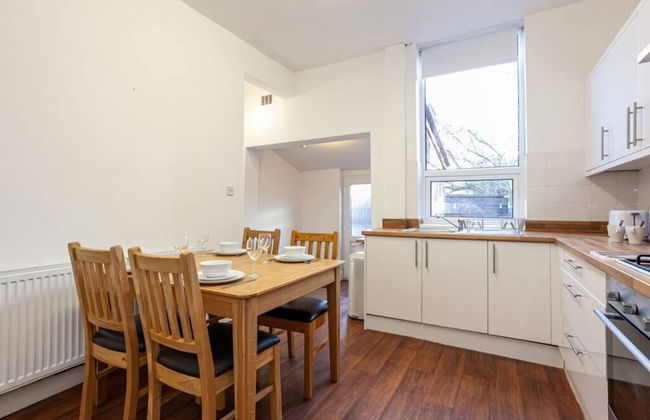 Spacious Cosy 2 Bedroom House by Bridgewater Canal - Foto 7