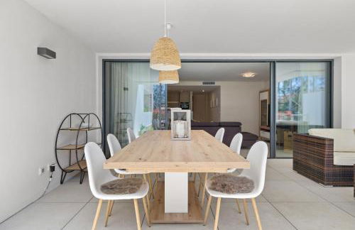 Luxury Apartment next to Golf Course in Marbella - Photo 20