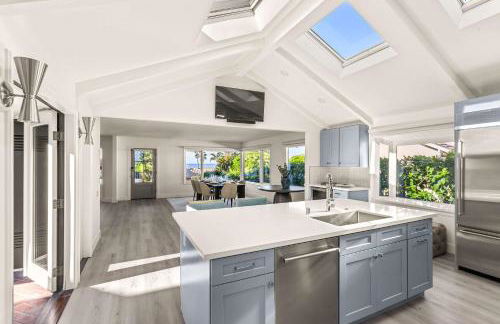 Pacific Perfection - Ocean Views Jacuzzi Walk to Beach and Dining - Photo 21