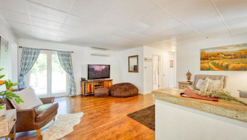 Charming Milk Barn Home on Vineyard Estate - Foto 2