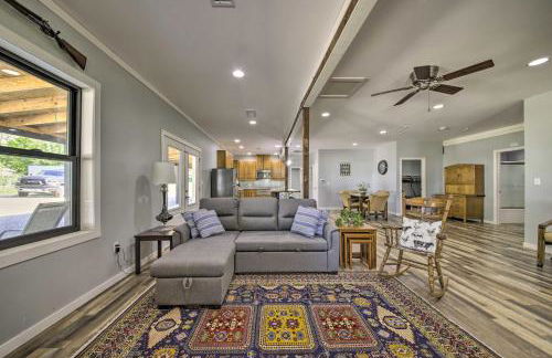 Peaceful Guest Home with Patio on 152-Acre Farm - Foto 5