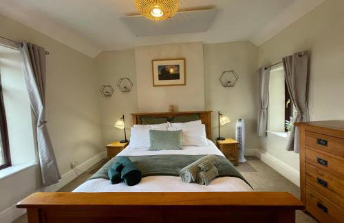 Muddy Paws Cottages - The Nook - Photo 41