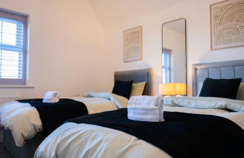 Luxurious 3-Story Townhouse, sleeps up to 10! - Foto 50