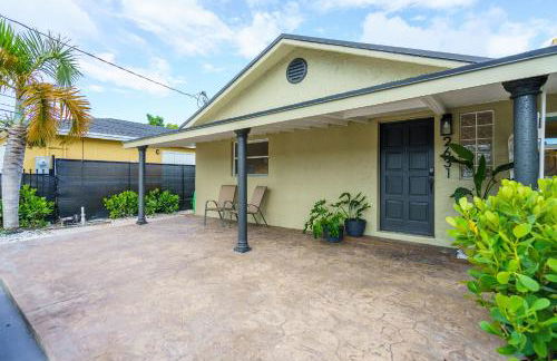 2 BD Home w/ Private Parking, Private Yard & W/D - Photo 36