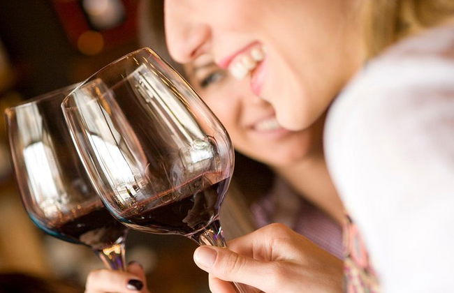 Degustação de vinhos de Bolonha em uma loja de vinhos com um morador local - Foto 10