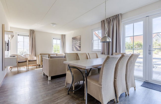 Beachside Villa + Sauna - Photo 11