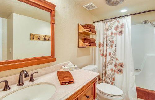 7 Mi to Rainbow Lake Pinetop Condo with Patio! - Foto 17