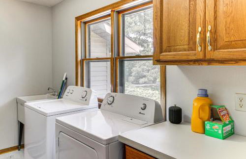 Hot Tub and 2 Recreation Rooms Spacious Onamia Home - Foto 25