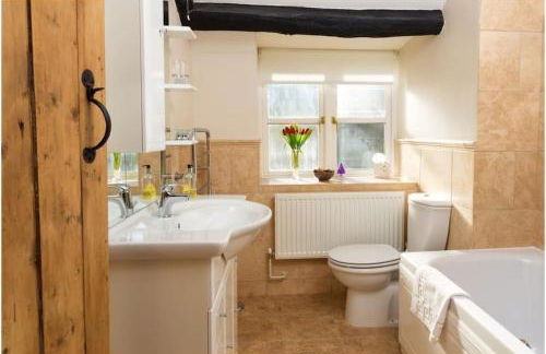 River Cottage Brecon: Hot Tub, Fire, Balcony, Wifi - Photo 14