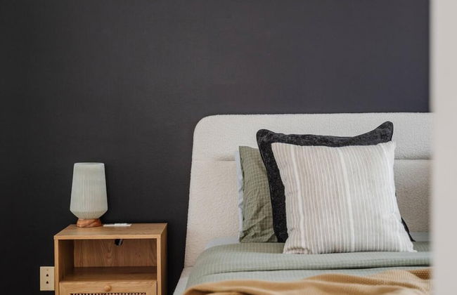 Hollywood Hills Sunset Strip Home w Hottub - Photo 26