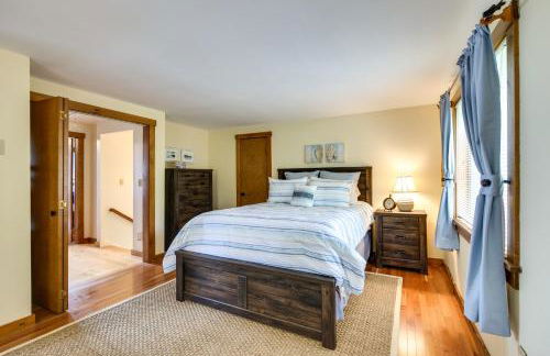 Enchanting Waterfront Sorrento Home with Deck! - Foto 13