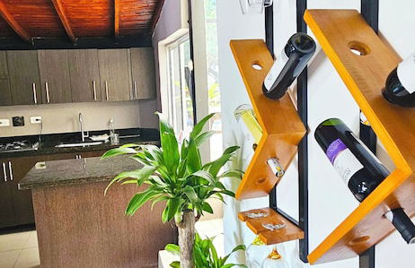 28 PROMO $ 11 Bedrooms with bathrooms Aprtmnt + 2 Jacuzzis and a rooftop pool. @Poblado - Foto $