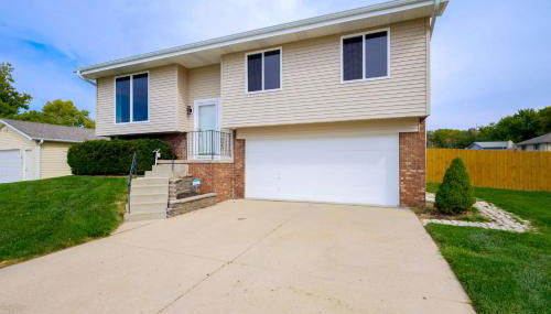 Pet-Friendly Omaha Vacation Rental with Deck! - Foto 3