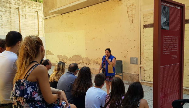 Écoutez les explications du guide