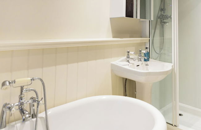 Honeypot Cottage-Lovely Bolthole in Stow - Photo 27