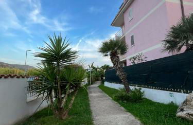 L' Antico Scoglio Appartamenti comfort Nocera Terinese Scalo - 4,7 e 11 Ospiti - Navetta Aeroporto-Stazione & Multi-Destinazioni - Piscina - Spiaggia a 300mt - Giardino e Zona pranzo all'aperto - WiFi & SmartTV - Aria Condizionata - Foto 36