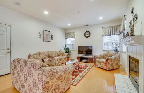 Centrally Located Home with Yard in Hayward! - Foto 7