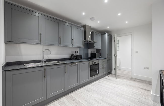 Remarkable 2-bed Apartment in Camberley - Foto 18