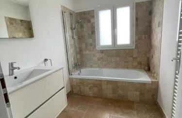 Beautiful Villa with pool! - Photo 15