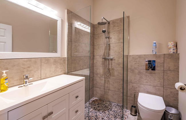 Fabulous Chic Apartment Filled w Natural Light at Famous Handelskade - Foto 13