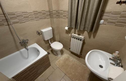 VILA LASOVIC + POOL + JACUZZI + SAUNA - Foto 24