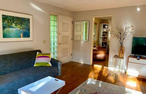 Forest Gallery- Mid-Century Modern With City Views - Photo 12