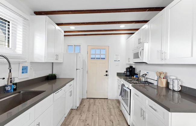 Cottage with BBQ & Hot Tub - Foto 12