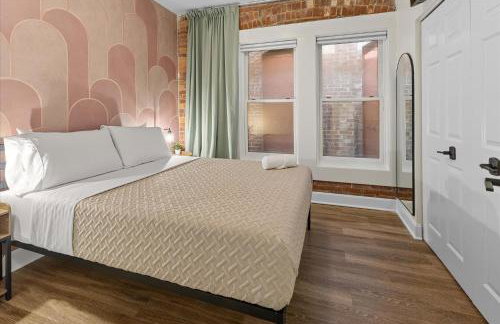 Steps Away From Mass Ave in Heart of Indy with Balcony - Foto 24