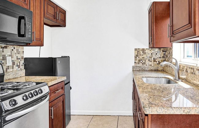 Beachfront Studio Hollywood Boardwalk Parking - Foto 6