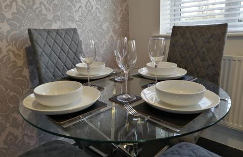 StayNEC LAMPREY- Lux Apartment - Birmingham - For Company, Contractor & Leisure Stays NEC, HS2, JLR, Airport - Foto 3