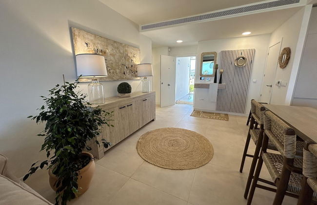 Impeccable 2-bed Apartment in Camarate Hills - Photo 4