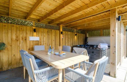 The Bank House - Photo 1