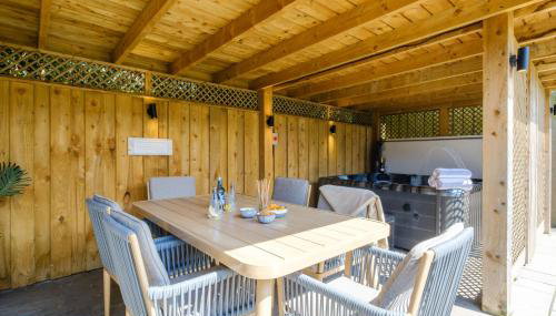 The Bank House - Photo 1