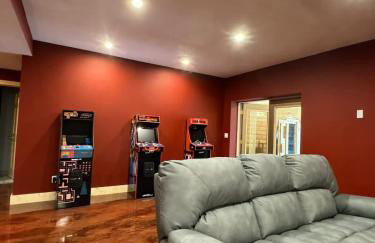 Majestic Cottage Estate with Indoor Heated Pool - Foto 12