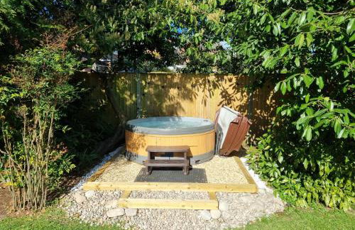 Wood Haven - Photo 2