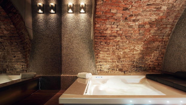 Banheira de hidromassagem privativa