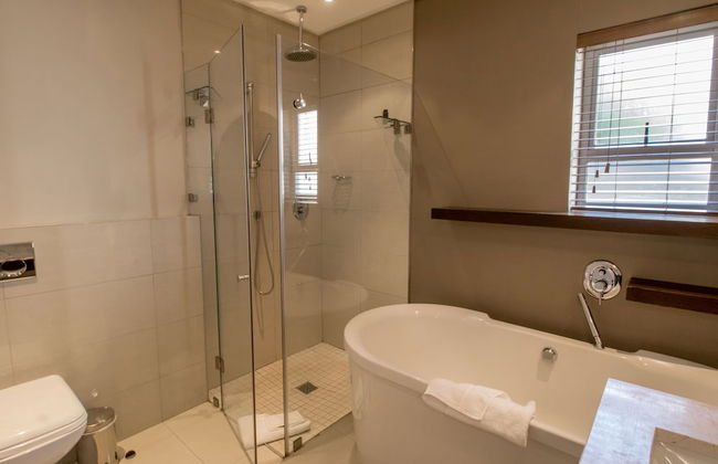 Camps Bay One Bedroom Apartment - The Crystal - Photo 10