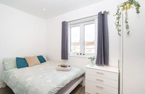 Beautiful 4 Bed Immaculate Condition Refurbished Property - Foto 6