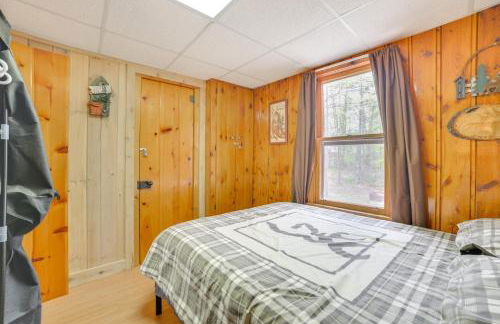 Cozy Onaway Vacation Rental with Deck and Fire Pit! - Foto 20