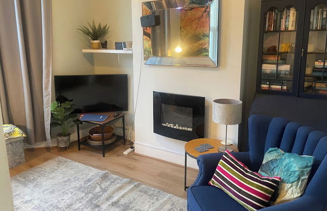 1 Bed Victorian Flat Sleeps 4 - Garden & Patio - Foto 1