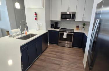 2bdrm/2 King beds/1Air mattress - Photo 5