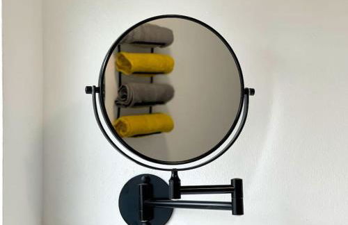 Cliff House By RMR Accommodations - NEW - Sleeps 8 - Modern - Parking - Foto 30