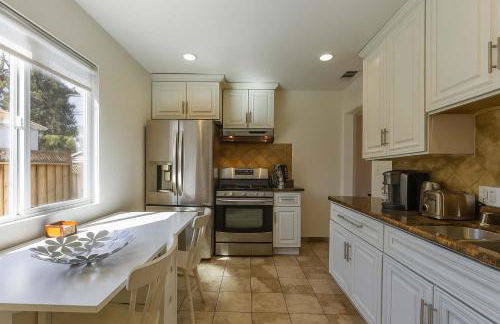 @ Marbella Lane - Convenient Home in Sunnyvale - Photo 3
