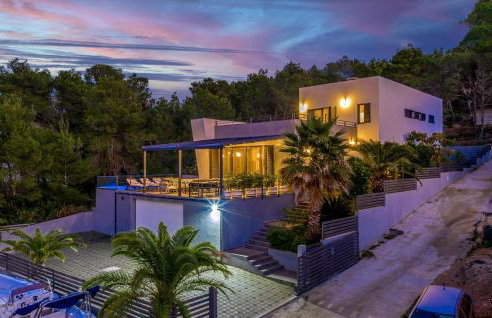 Villa Bella - Photo 1