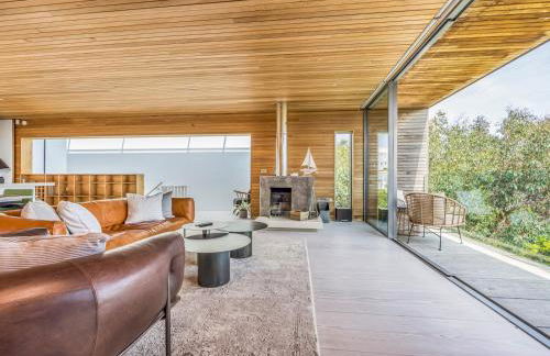 Breathtaking Home with Parking - Pass the Keys - Photo 10